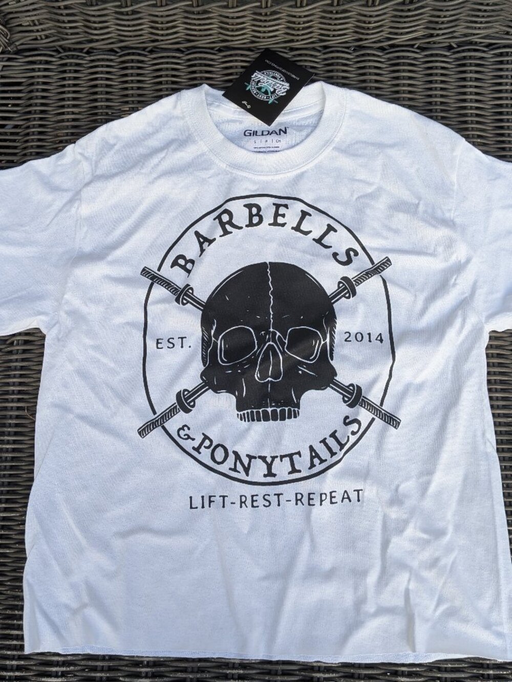 Barbells And Ponytails "Skulls" SS Crop T-Shirt Sz S NEW